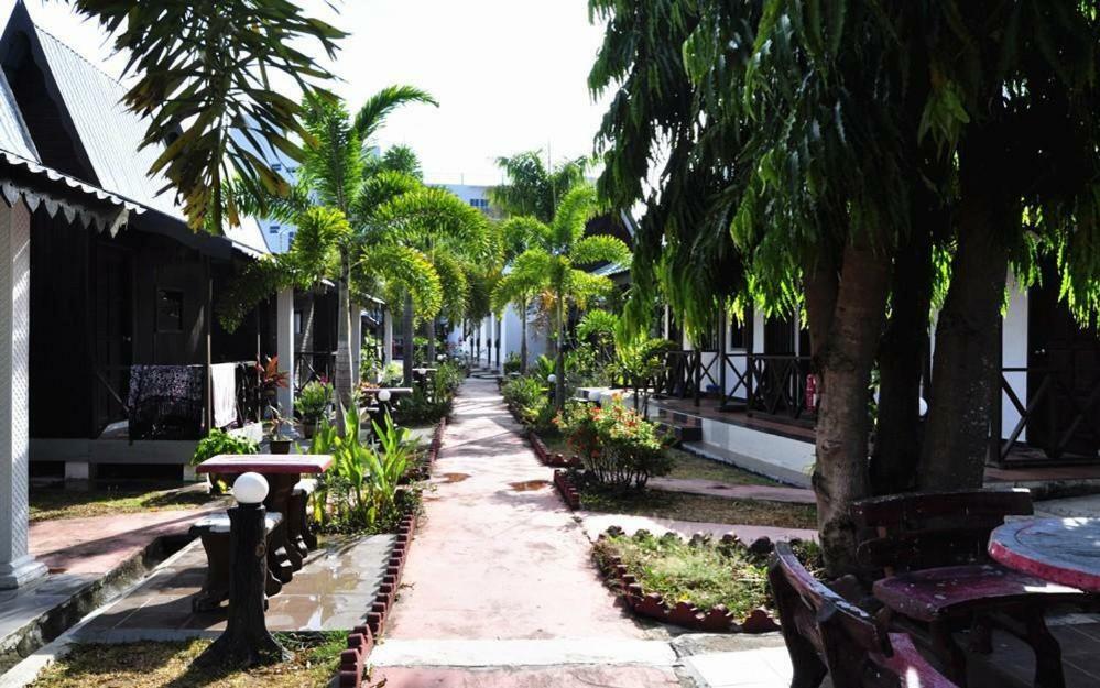 Rasa Senang Villa -Islam Guest Only Pantai Cenang  Exterior foto