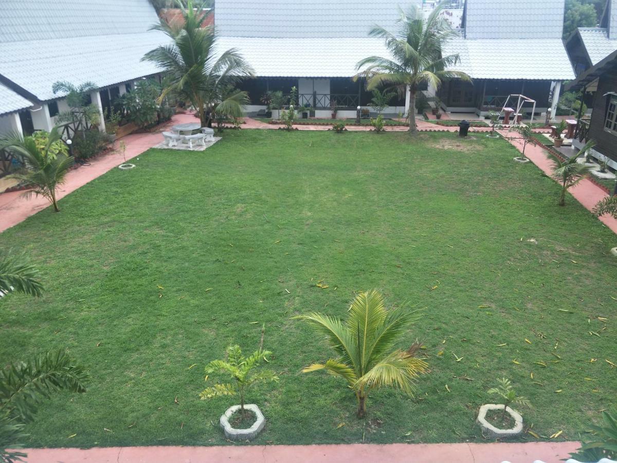 Rasa Senang Villa -Islam Guest Only Pantai Cenang  Exterior foto
