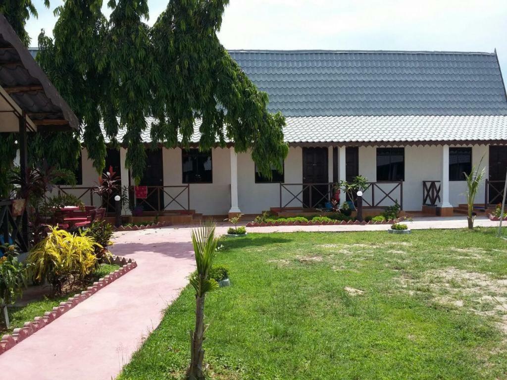 Rasa Senang Villa -Islam Guest Only Pantai Cenang  Exterior foto